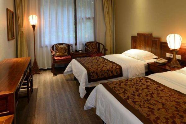 这个消息如晴天霹雳般击中了王金城