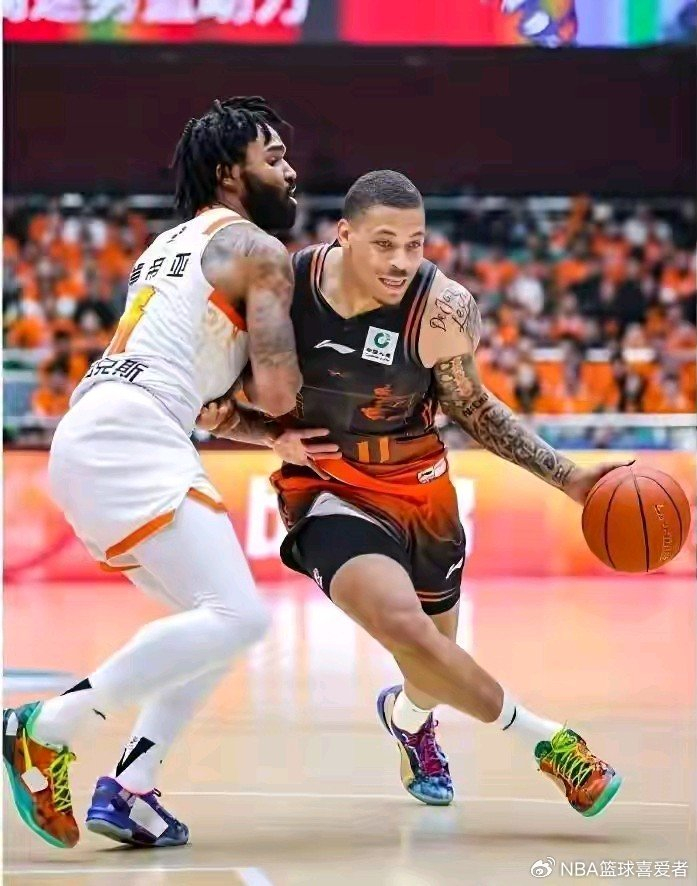 山东男篮新援首秀态度获赞 首战平淡却激活全队