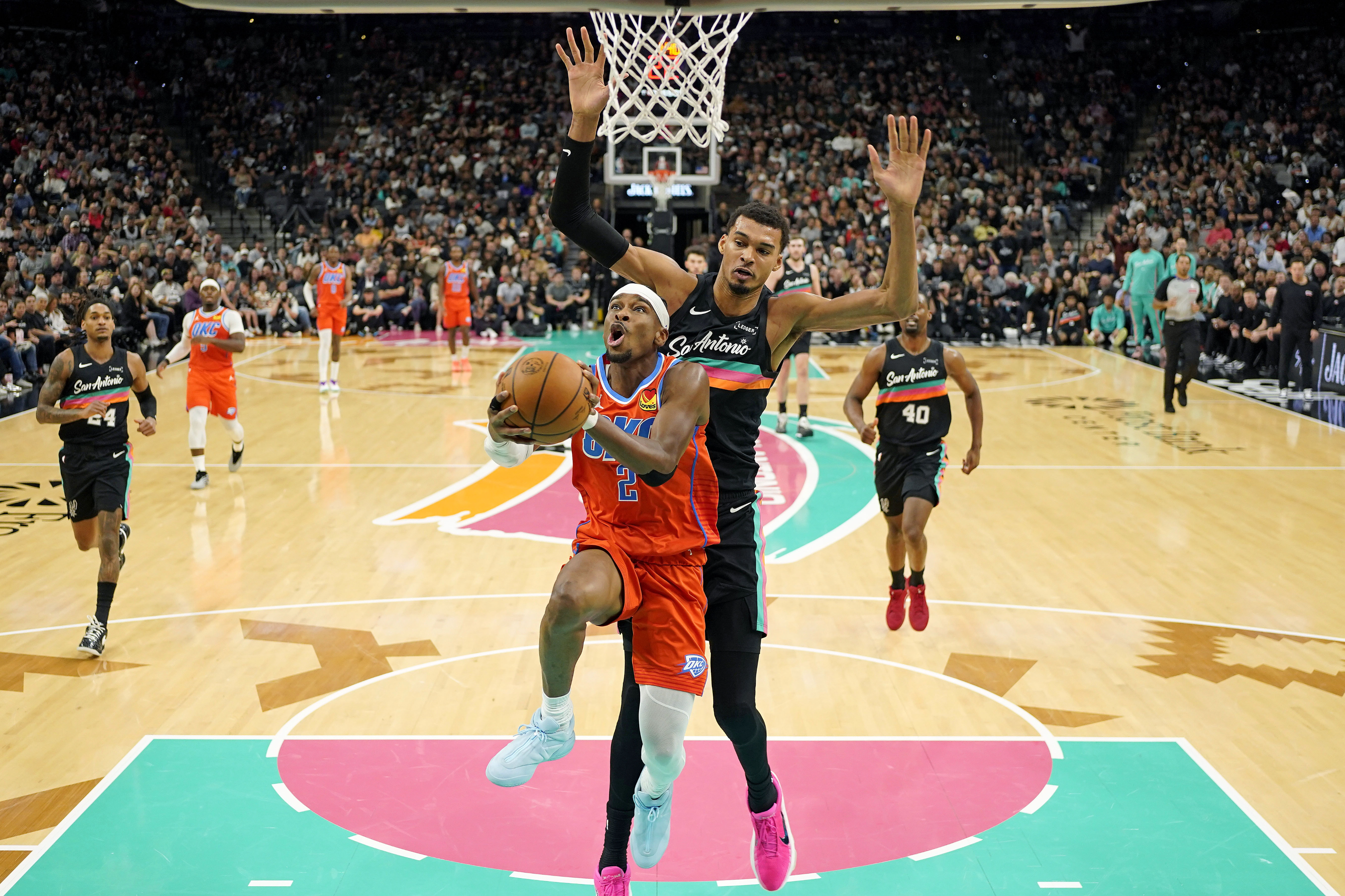 快船交易哈登祖巴茨换加兰等球员 伦纳德成球队