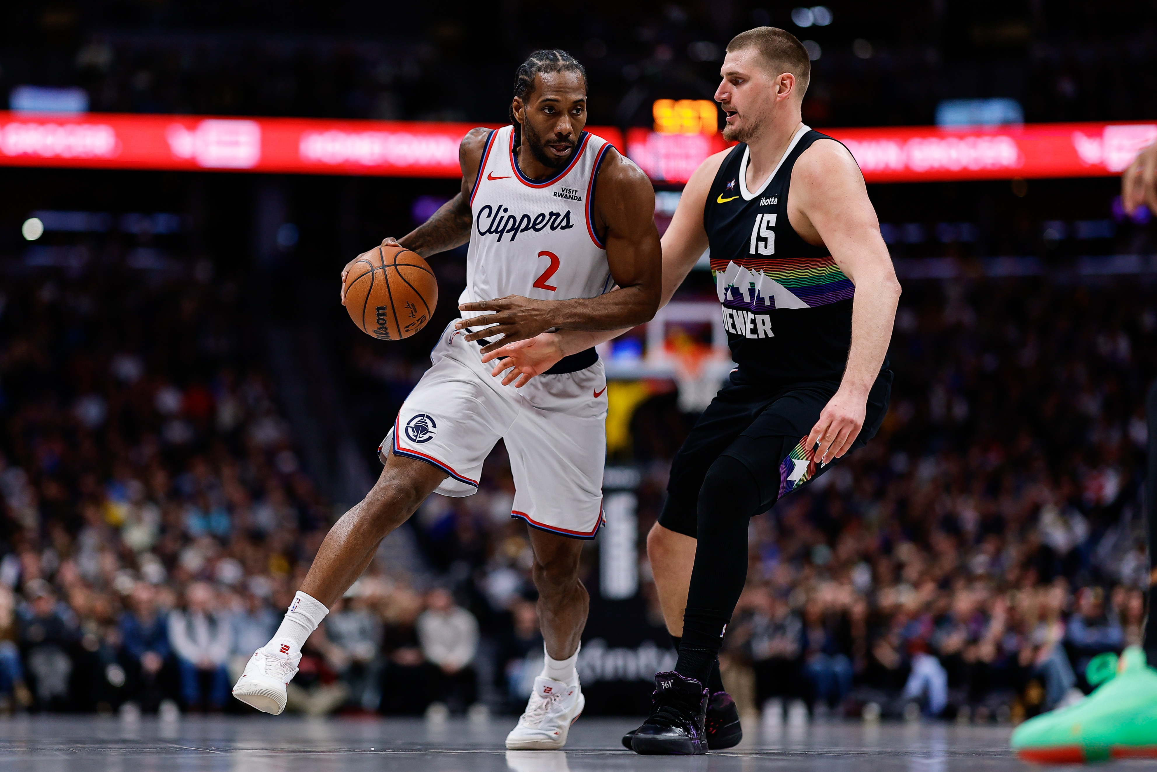 快船交易哈登祖巴茨换加兰等球员 伦纳德成球队