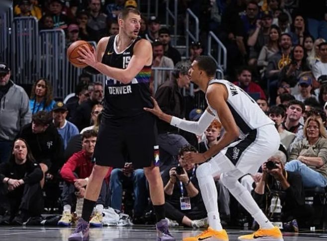 约基奇狂砍40分完胜文班亚马 掘金终结马刺11连胜