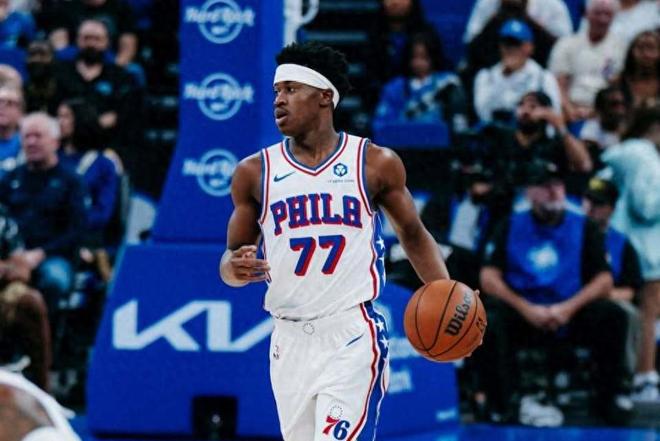 76人探花埃奇库姆狂砍30分率队爆冷掀翻绿军