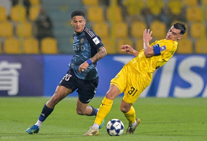 C罗与梅西巅峰对决：凯恩姆巴佩能否改写足坛历